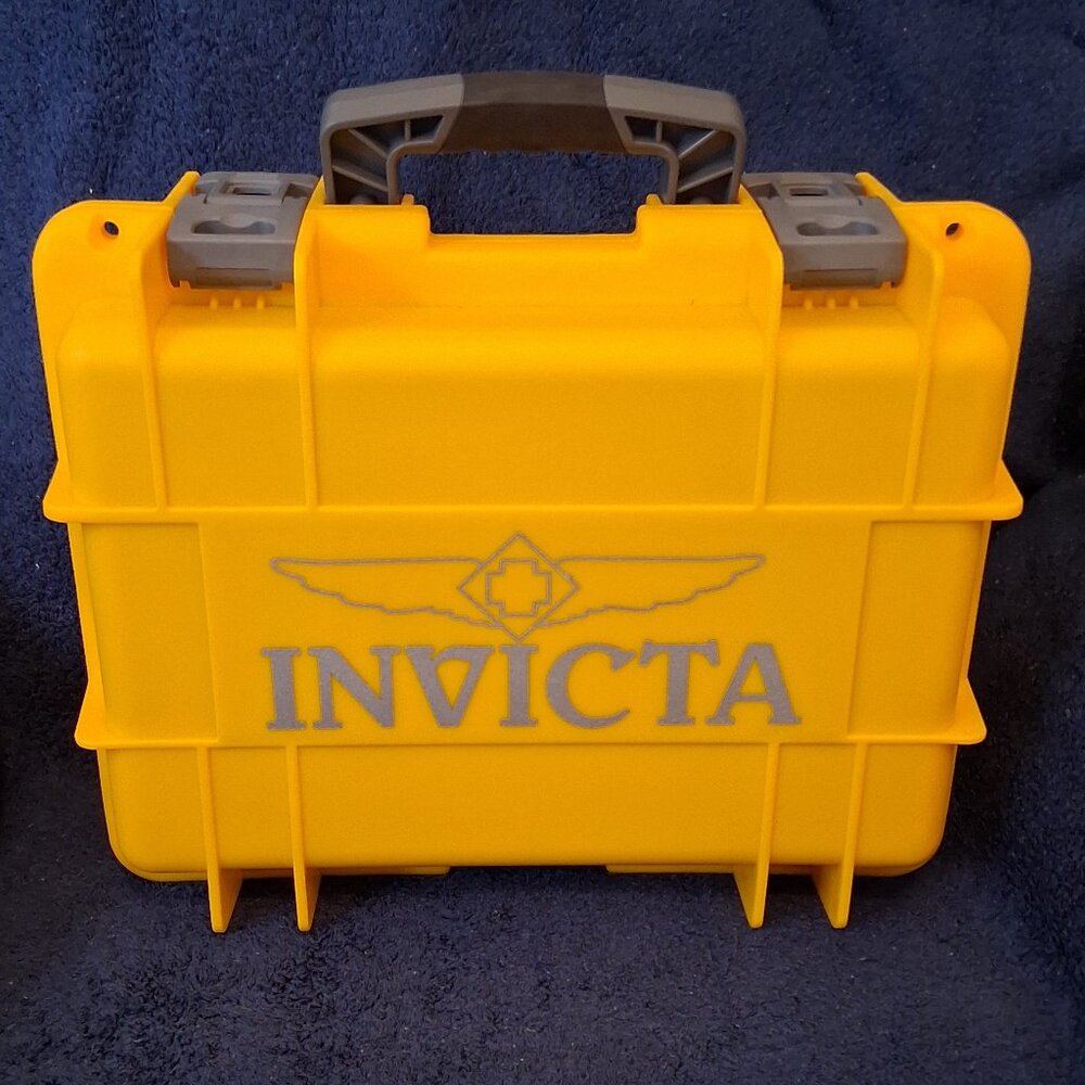 Invicta Waterproof Impact Resistant Hard Shell 8 Slot Diver Watch Case in Yellow